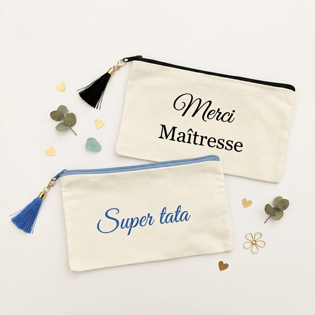 Trousse avec pompon
